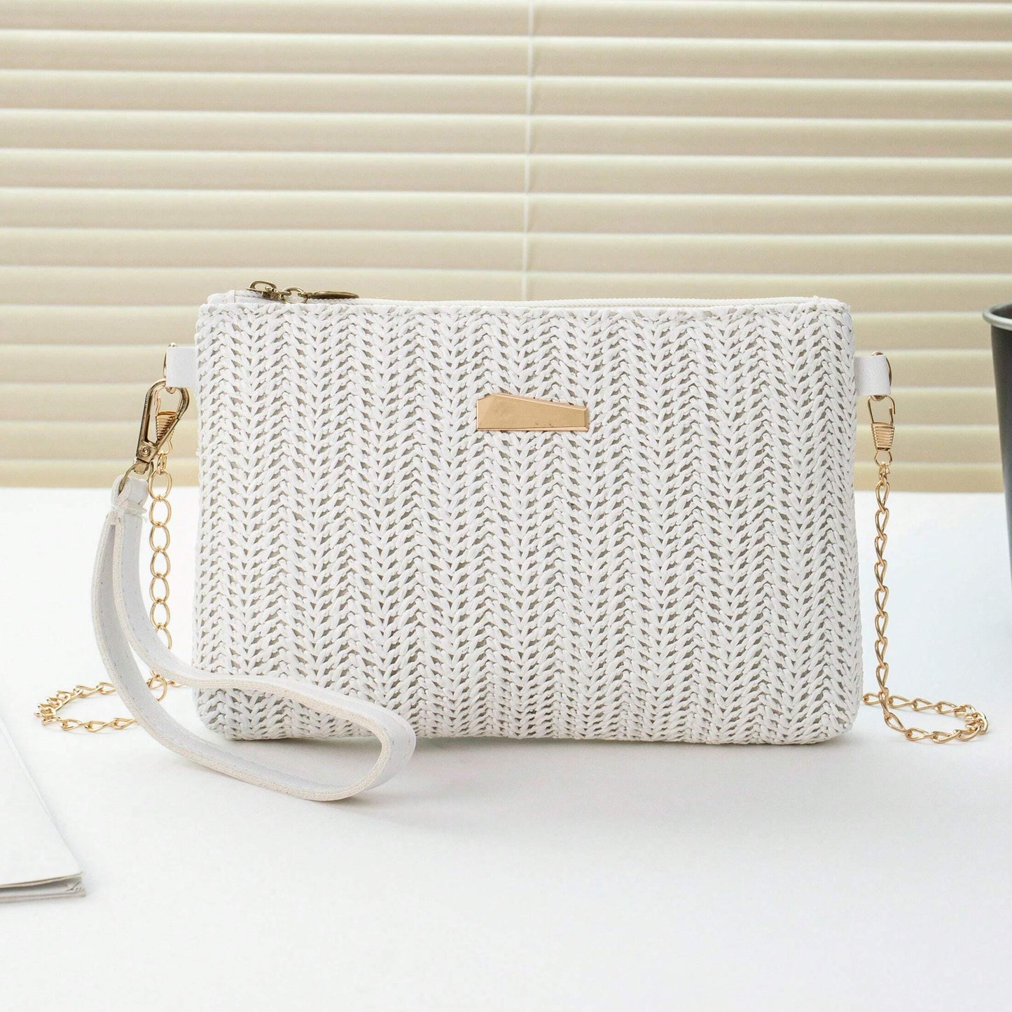 Chic Straw Shoulder & Crossbody Bag. Perfect for Beach and Summer Outings