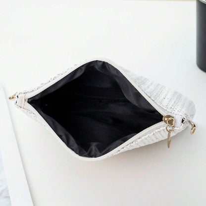 Chic Straw Shoulder & Crossbody Bag. Perfect for Beach and Summer Outings