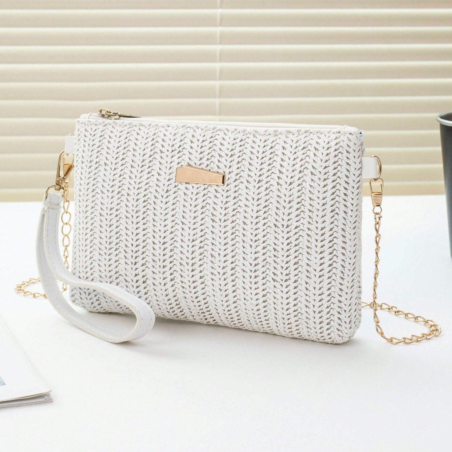 Chic Straw Shoulder & Crossbody Bag. Perfect for Beach and Summer Outings