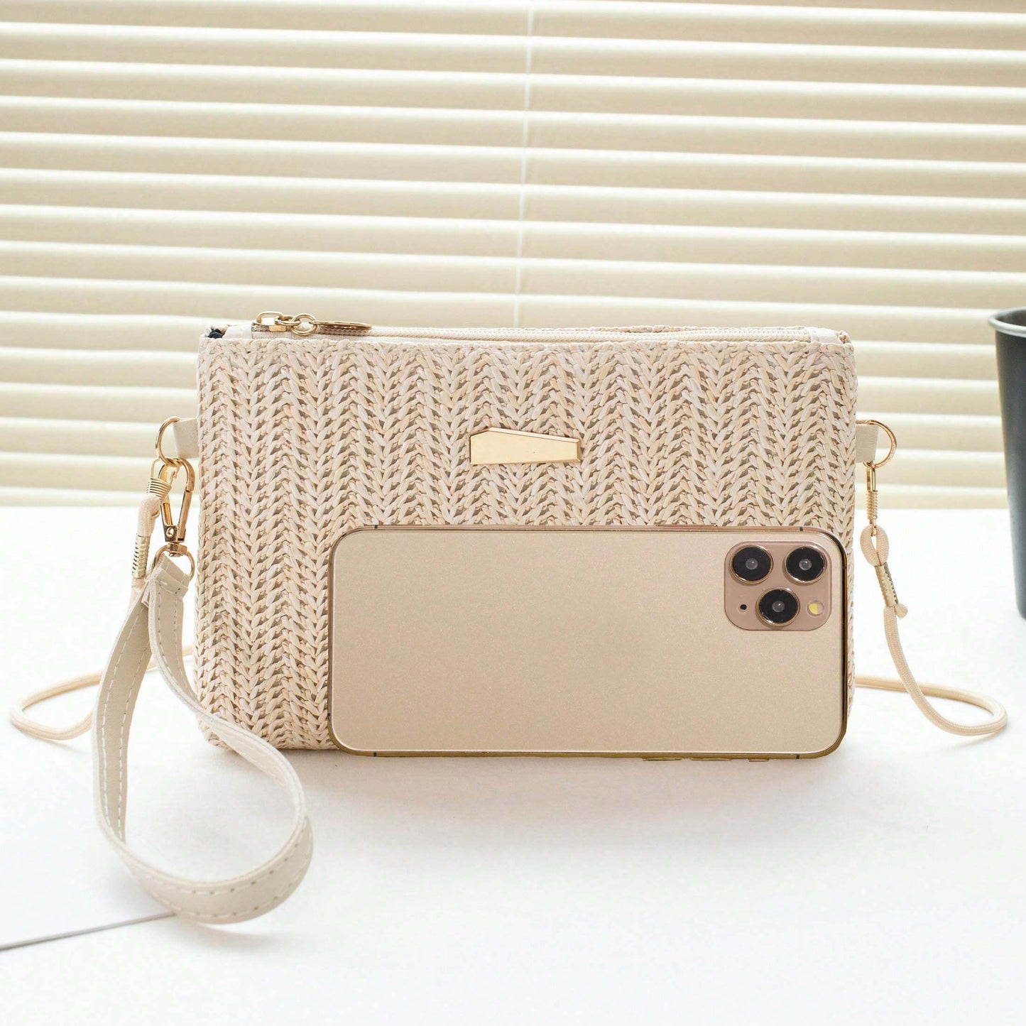 Stylish Woven Shoulder & Crossbody Bag. Perfect for Summer and Beach Vacations