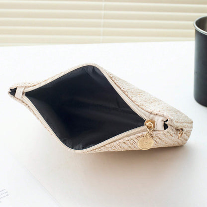 Stylish Woven Shoulder & Crossbody Bag. Perfect for Summer and Beach Vacations